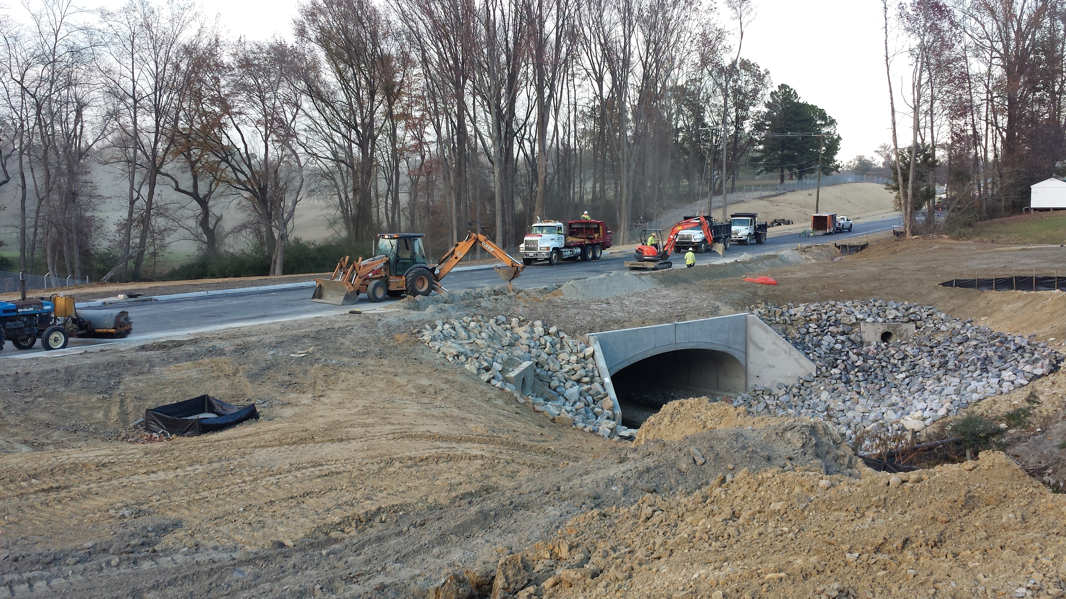 Creighton Road bridge installation construction continues on 11/28/2016